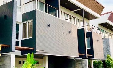 À vendre 3 chambres maison de ville à Mueang Phuket, Phuket