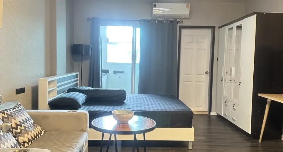 For sale and for rent 1 bed condo in Huai Khwang, Bangkok