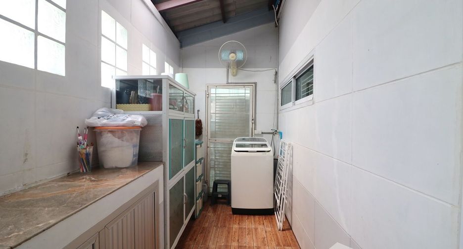 Продажа 4 спальни дом в Mueang Udon Thani, Удонтани