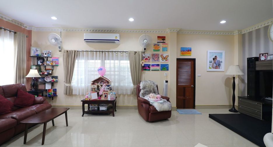 For sale 4 bedrooms house in Mueang Udon Thani, Udon Thani
