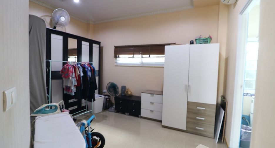 出售 4 卧室 独立屋 在 Mueang Udon Thani, Udon Thani