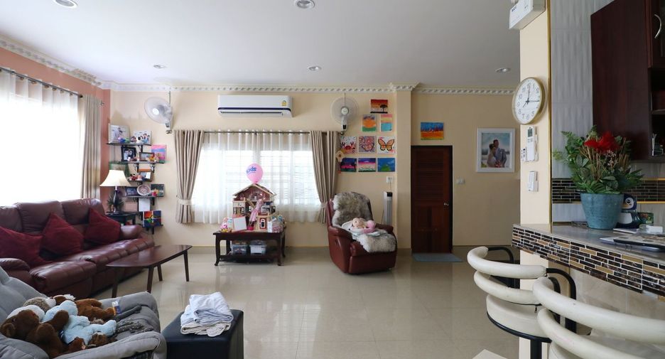 For sale 4 bedrooms house in Mueang Udon Thani, Udon Thani