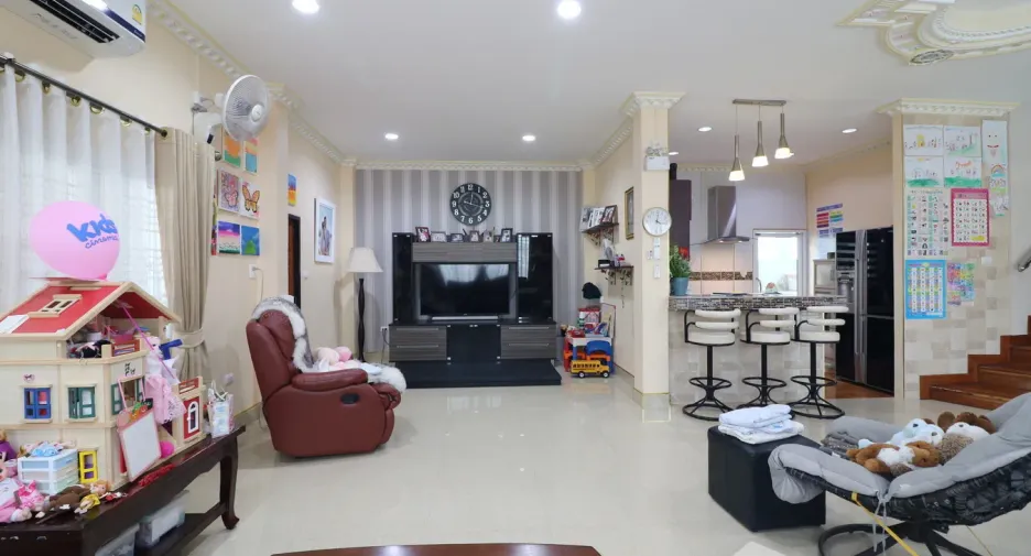 For sale 4 bedrooms house in Mueang Udon Thani, Udon Thani
