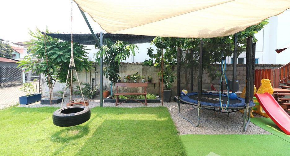 For sale 4 bedrooms house in Mueang Udon Thani, Udon Thani
