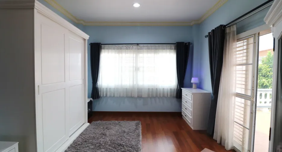 For sale 4 bedrooms house in Mueang Udon Thani, Udon Thani
