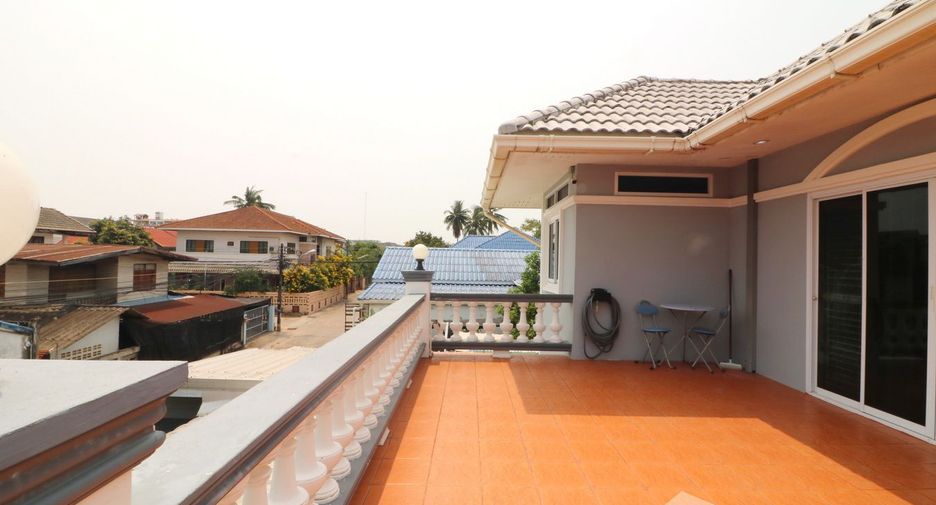 For sale 4 bedrooms house in Mueang Udon Thani, Udon Thani