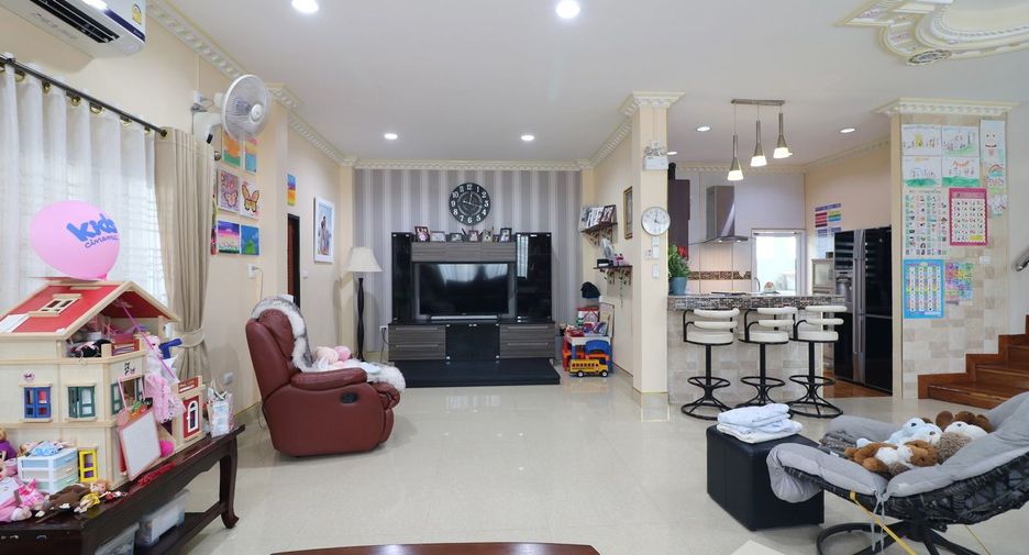 Продажа 4 спальни дом в Mueang Udon Thani, Удонтани