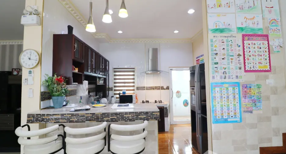 For sale 4 bedrooms house in Mueang Udon Thani, Udon Thani