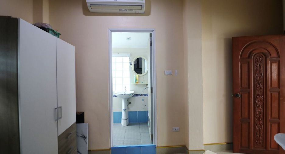 For sale 4 bedrooms house in Mueang Udon Thani, Udon Thani