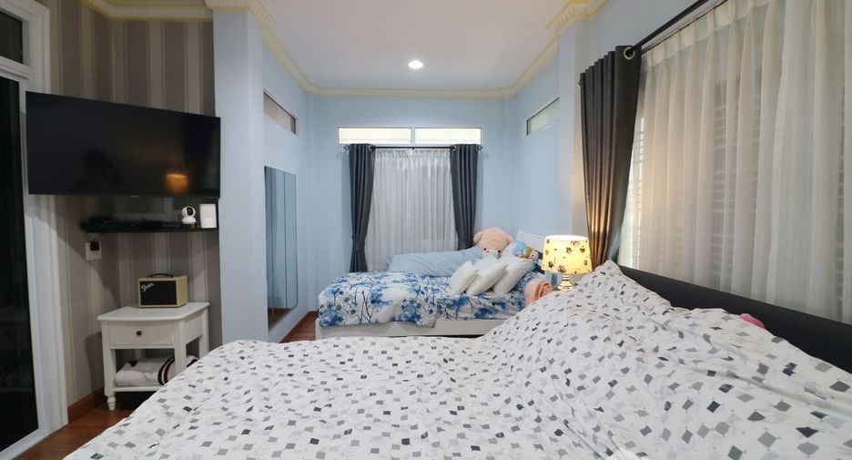 For sale 4 bedrooms house in Mueang Udon Thani, Udon Thani