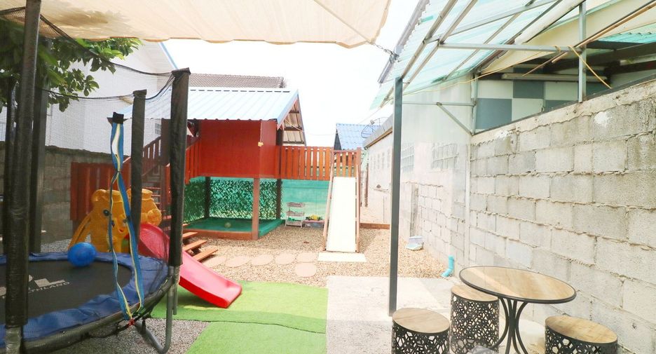 For sale 4 bedrooms house in Mueang Udon Thani, Udon Thani