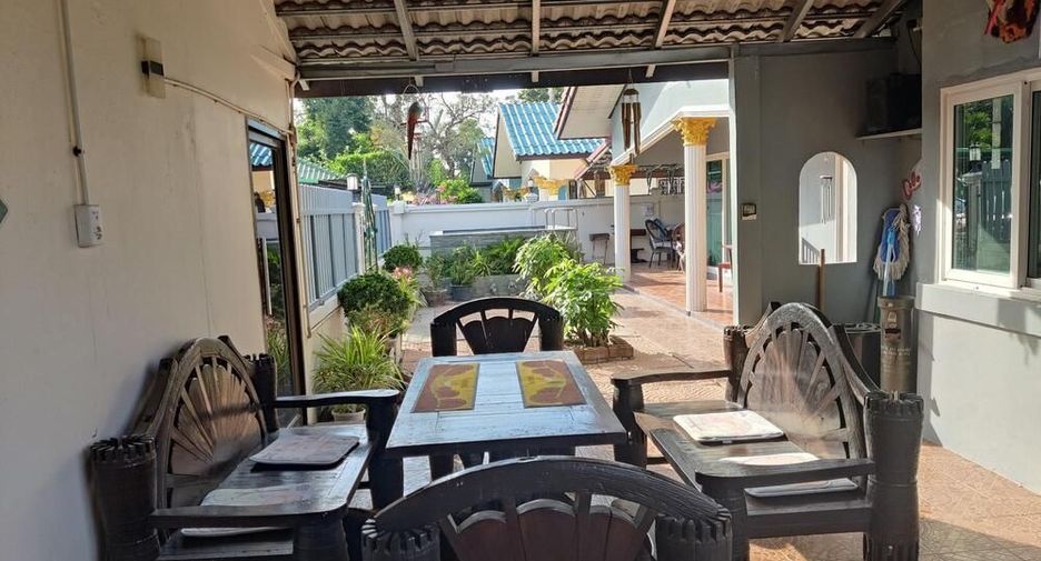 For sale 13 bedrooms hotel in Prasat, Surin
