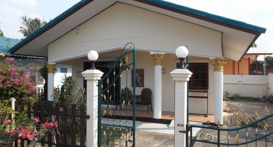For sale 13 bedrooms hotel in Prasat, Surin