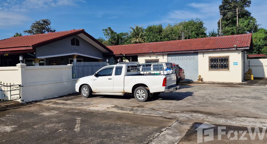 For sale 13 bedrooms hotel in Prasat, Surin