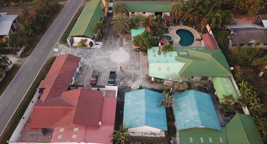 For sale 13 bedrooms hotel in Prasat, Surin