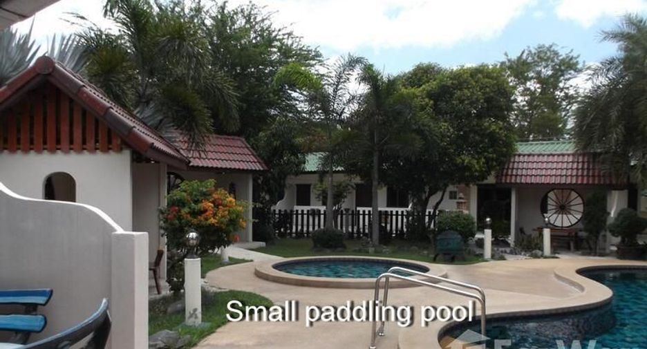 For sale 13 bedrooms hotel in Prasat, Surin