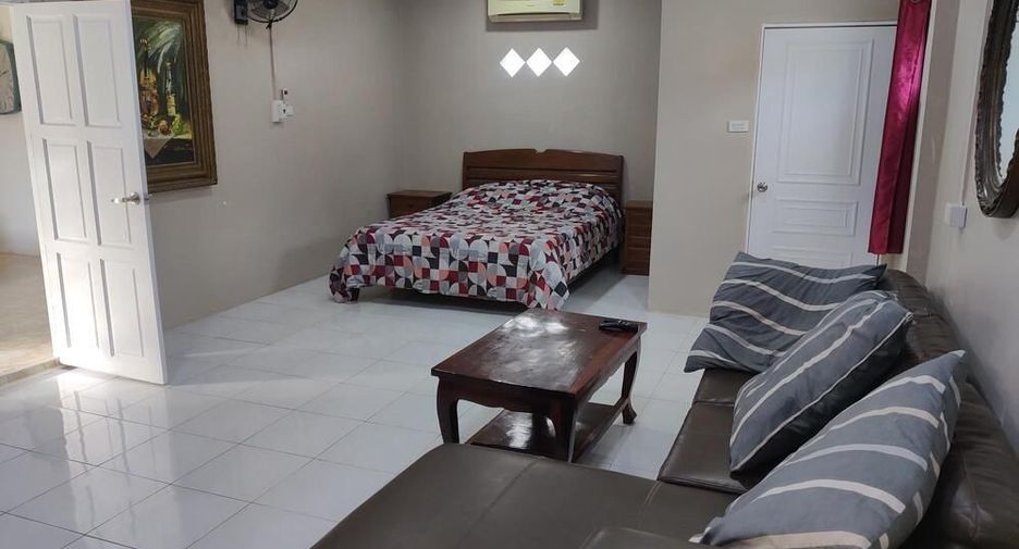 For sale 13 bedrooms hotel in Prasat, Surin