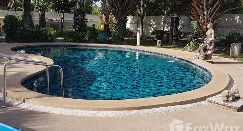 For sale 13 bedrooms hotel in Prasat, Surin