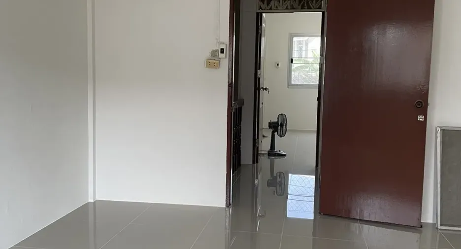 For sale 2 bedrooms townhouse in Min Buri, Bangkok