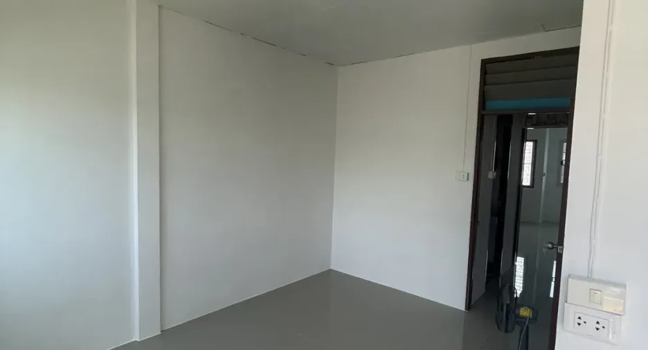 For sale 2 bedrooms townhouse in Min Buri, Bangkok