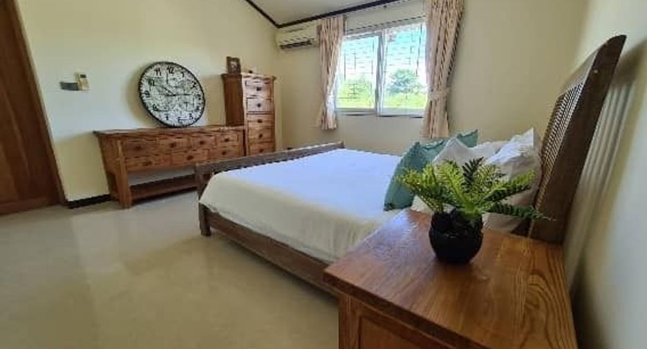 For rent 6 bedrooms villa in Mueang Phuket, Phuket