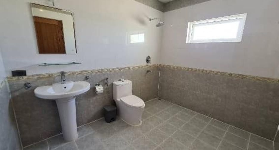 For rent 6 bedrooms villa in Mueang Phuket, Phuket