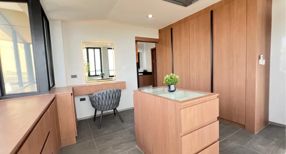 For sale 5 bedrooms condo in Bang Lamung, Chonburi