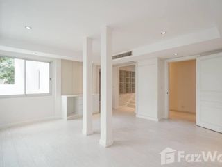 For sale 4 bedrooms townhouse in Watthana, Bangkok