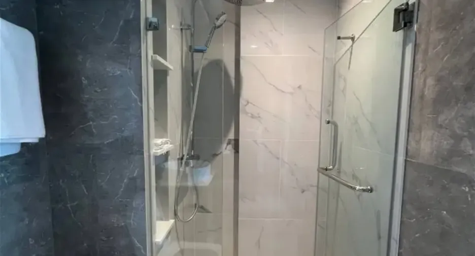 For sale and for rent studio condo in Huai Khwang, Bangkok