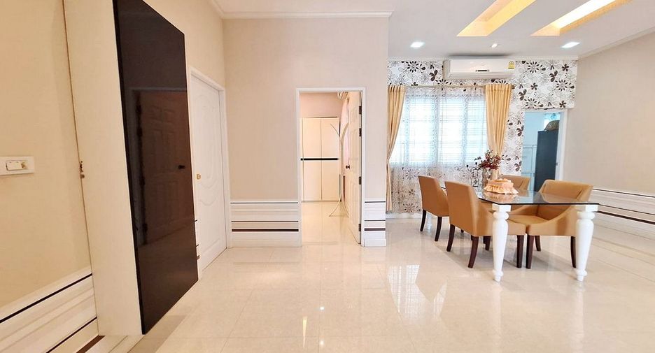 For sale 3 bedrooms house in Mueang Udon Thani, Udon Thani