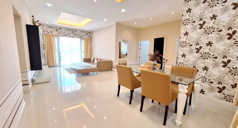 For sale 3 bedrooms house in Mueang Udon Thani, Udon Thani