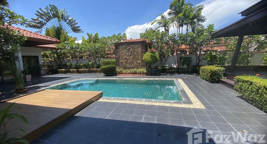 For sale 3 ベッドルーム villa in Sattahip, Chonburi