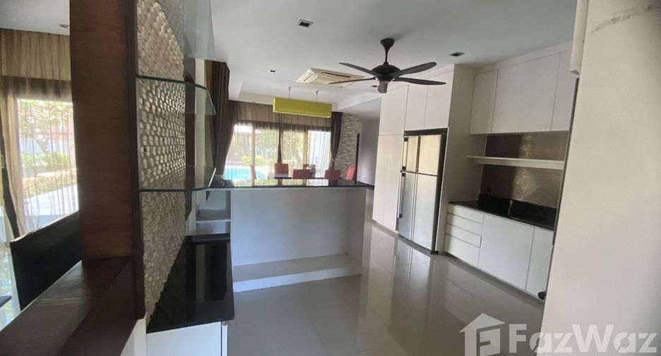 For sale 3 ベッドルーム villa in Sattahip, Chonburi