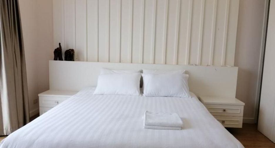 For rent 2 bedrooms condo in Bang Lamung, Chonburi
