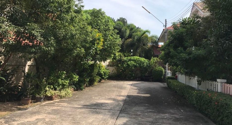 Продажа 4 спальни дом в Mueang Chon Buri, Чонбури