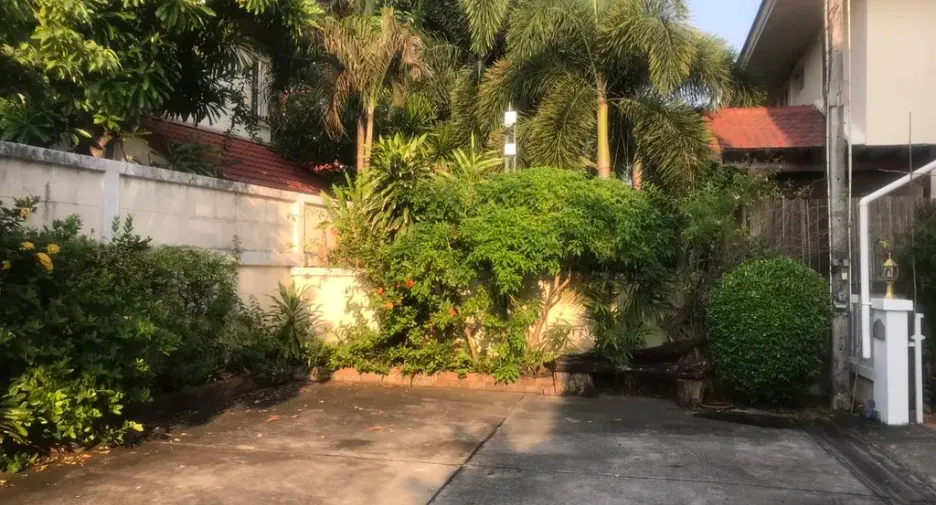 For sale 4 bedrooms house in Mueang Chon Buri, Chonburi