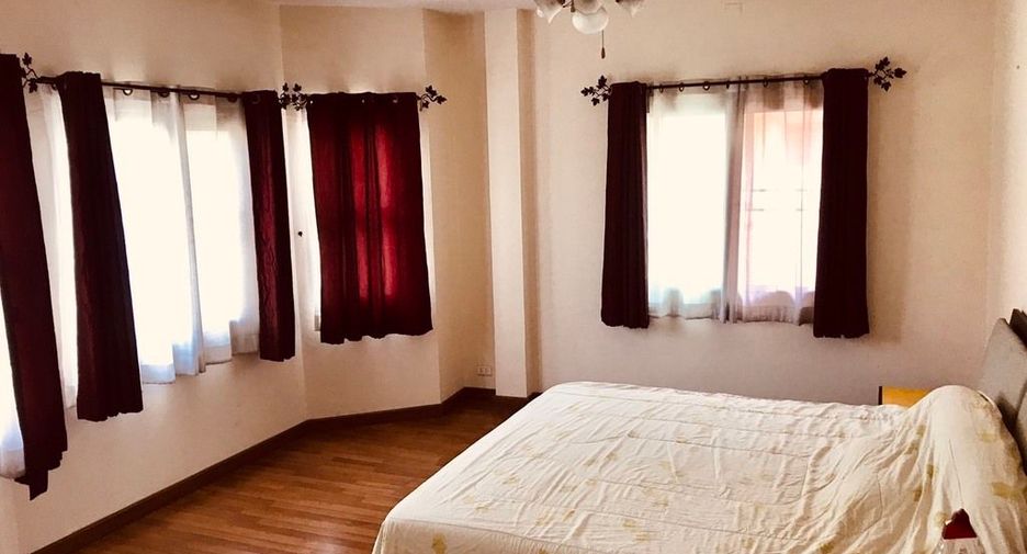 Продажа 4 спальни дом в Mueang Chon Buri, Чонбури