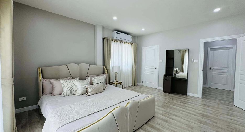 For sale 4 bedrooms house in Bang Lamung, Chonburi
