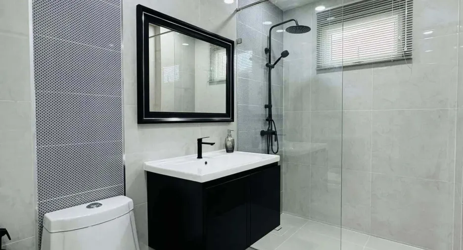 For sale 4 bedrooms house in Bang Lamung, Chonburi