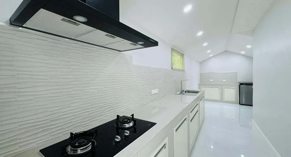 For sale 4 bedrooms house in Bang Lamung, Chonburi