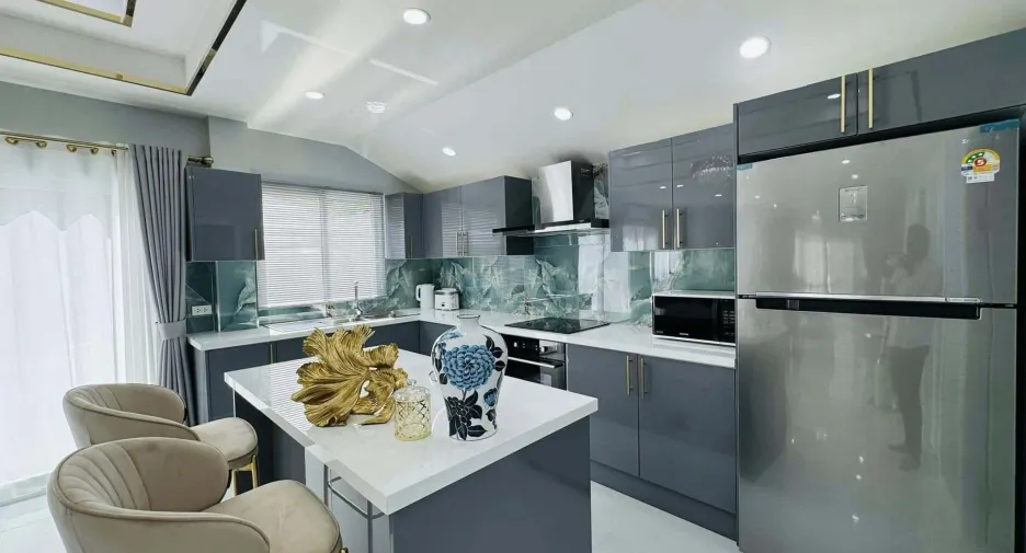 For sale 4 bedrooms house in Bang Lamung, Chonburi