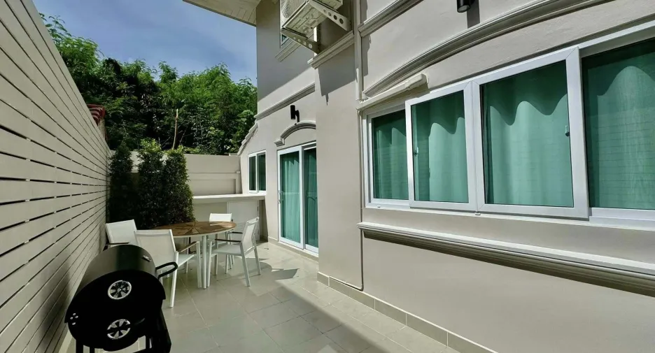 For sale 4 bedrooms house in Bang Lamung, Chonburi