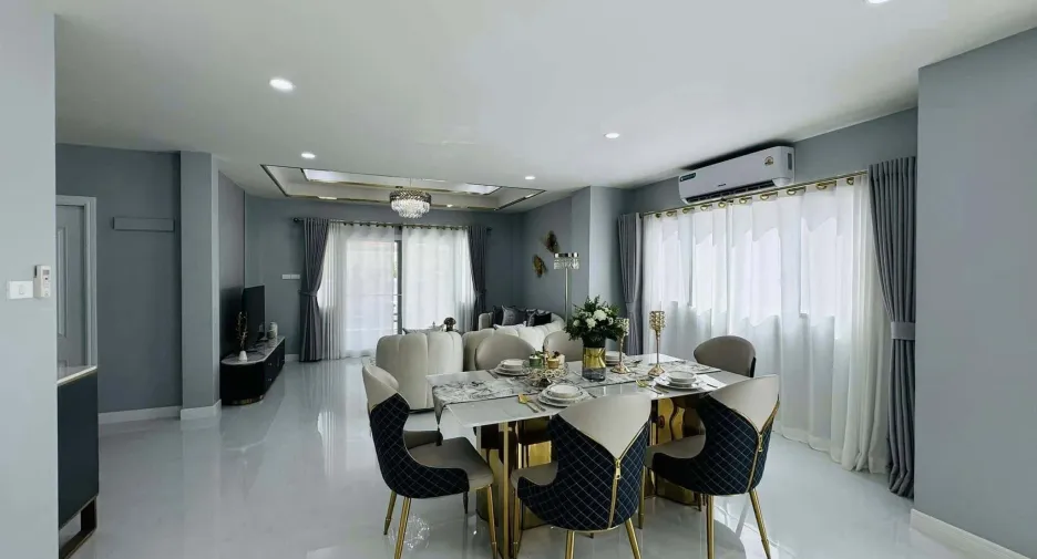 For sale 4 bedrooms house in Bang Lamung, Chonburi
