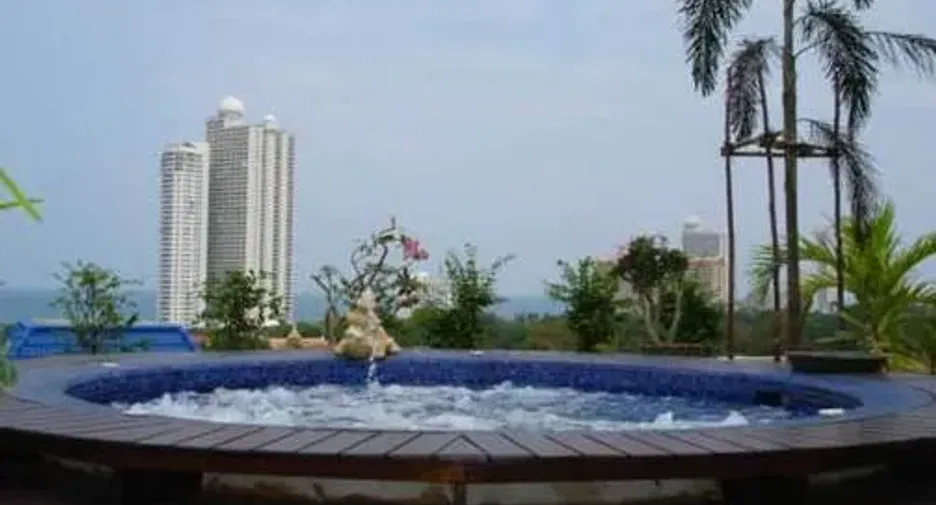 For sale 50 bedrooms hotel in Bang Lamung, Chonburi