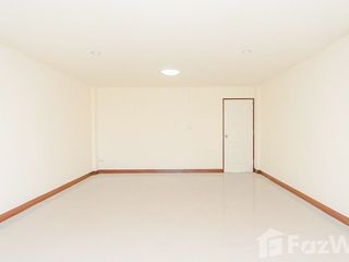 For sale 3 bedrooms townhouse in Bang Kapi, Bangkok