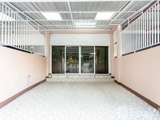 For sale 3 bedrooms townhouse in Bang Kapi, Bangkok