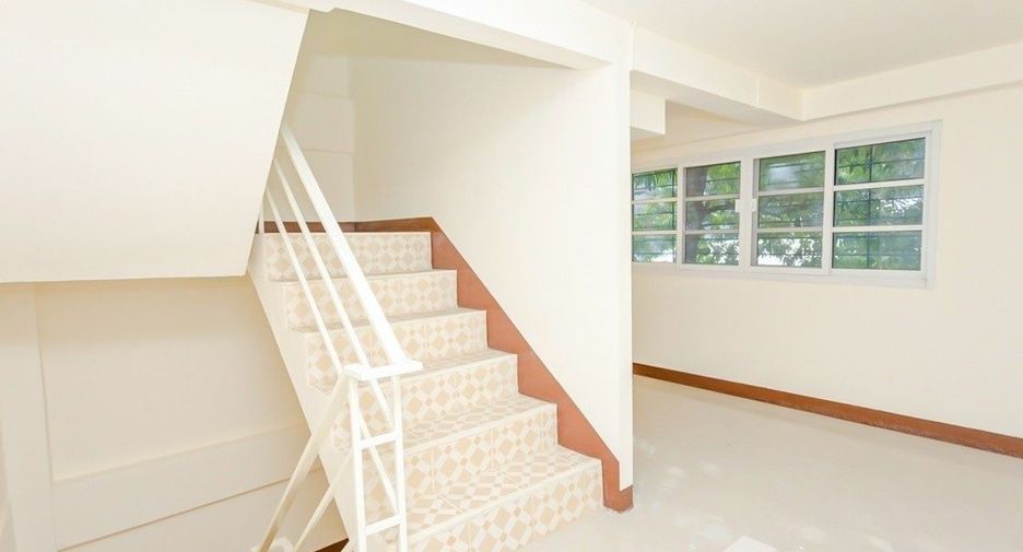 For sale 3 bedrooms townhouse in Bang Kapi, Bangkok