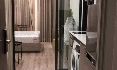 Condo en venta y en alquiler de estudio en Watthana, Bangkok