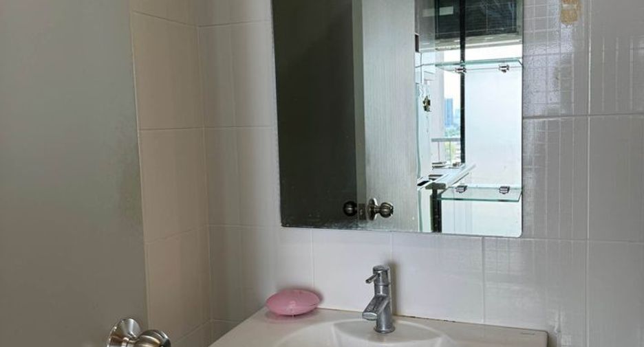 For sale studio condo in Thon Buri, Bangkok