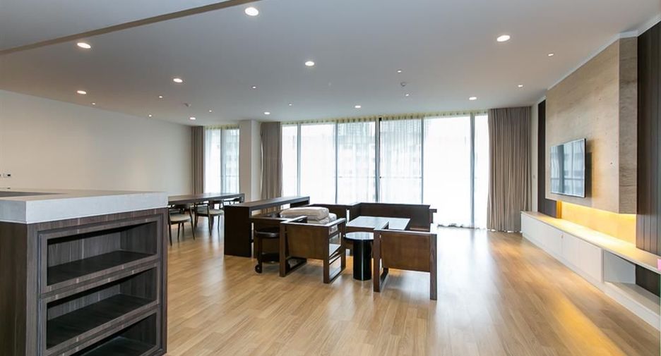 For sale 3 bedrooms condo in Suan Luang, Bangkok